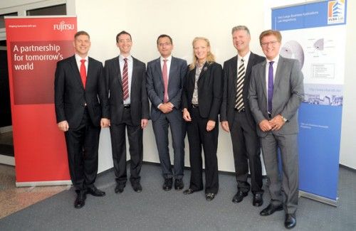 v.l.n.r.: Michael Wilke, Leitender Vertriebsbeauftragter FTS; Stefan Wind, Head of Fujitsu IS Lab FTS; Benno Zollner, Global CIO; Frau Prof. Dr. Birgitta Wolff, Ministerin für Wissenschaft und Wirtschaft; Prof. Dr. Klaus Turowski, Akademischer Leiter MRCC; Heinz Korbelius, Director Information Systems