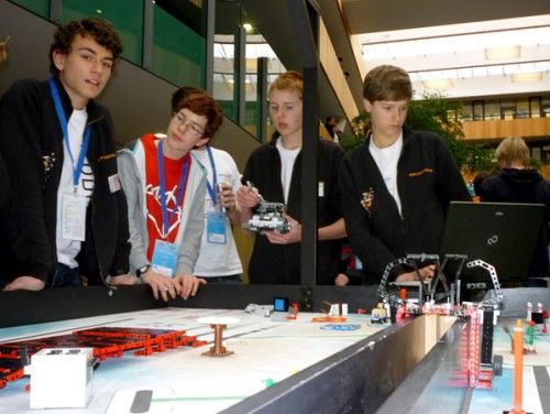 LIFEBOOK E im Einsatz: Michael Haselbeck-Köbler, David Schilling, Jannik Vogt und Jonas Junk (von links)
