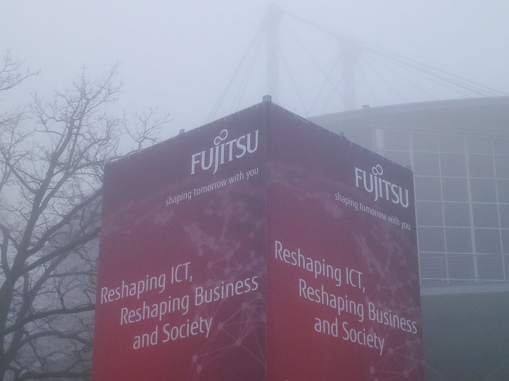 Fujitsu CeBIT Blog im Nebel