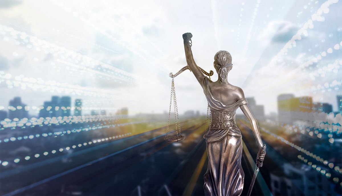 Von sperrigen Akten zur smarten Justiz – dank Robotic Process Automation
